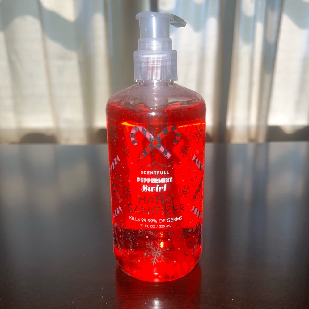 Bath & Body Works Scentful Peppermint Swirl Hand Sanitizer